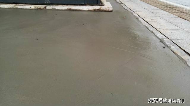 今日微水泥施工价格
