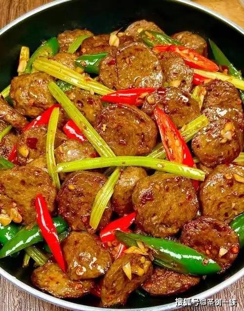 “三伏不吃酸，伏后腿脚酸”，8种酸食吃起来，舒筋养肝过盛夏