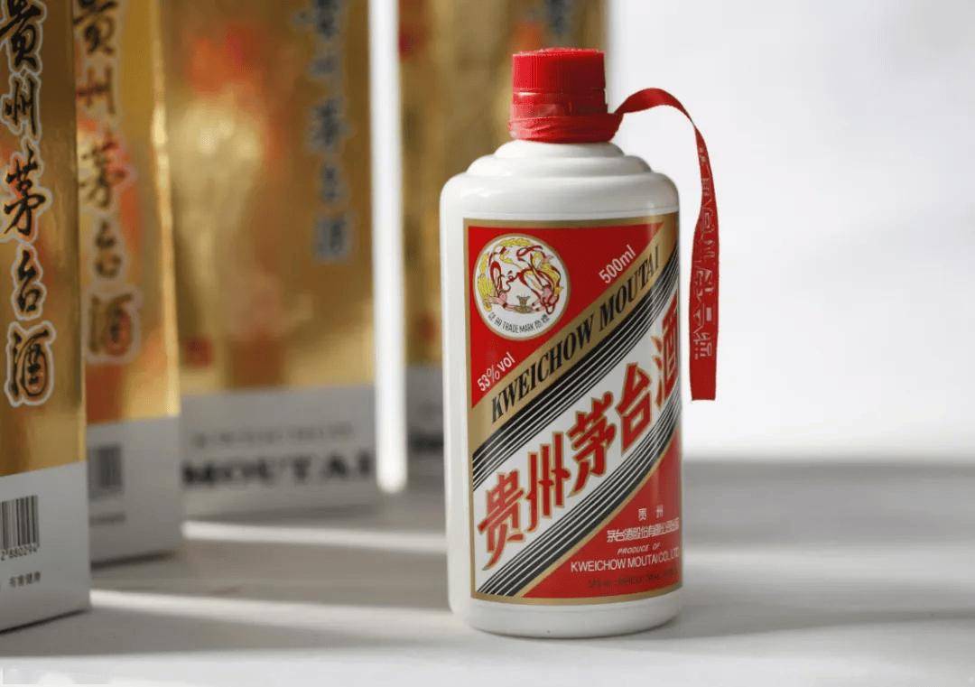 啤酒旺季销量却暴跌，如今的人为何不爱啤酒了？3个原因让人心寒