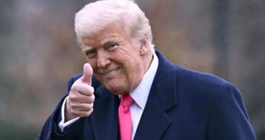 美国拿印度杀鸡儆猴!特朗普被当场质问:中国也买俄罗斯原油,为什么只有印度被制裁?