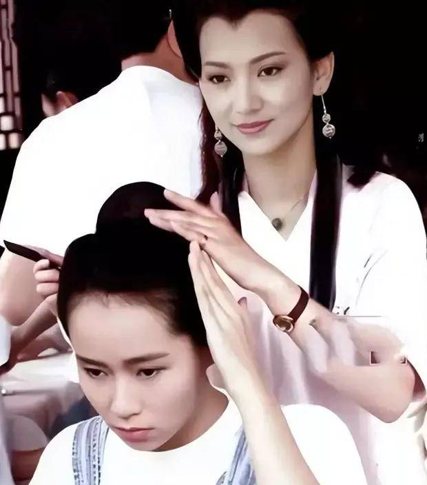为什么许仙是女人演?赵雅芝33年后松口,真相令人大跌眼镜