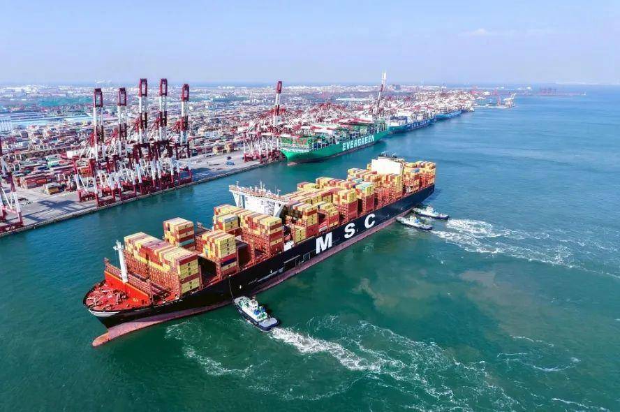 特朗普对华强硬施压,中国连续三月零购美原油,美紧急解除三项对华禁令