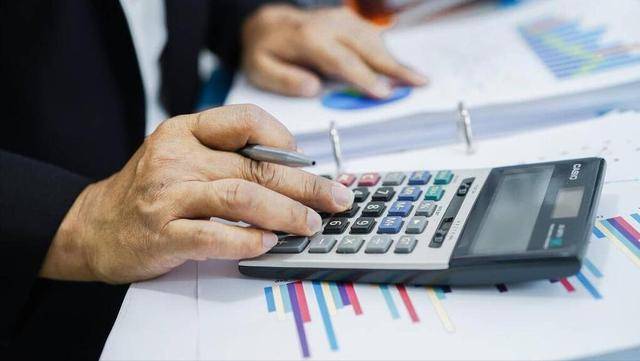 中国高价进口大量原油,却低价出口成品油,为何要赔本赚吆喝?