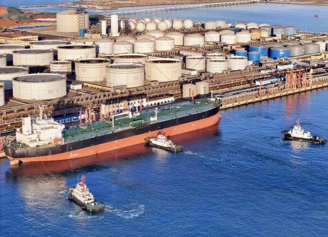 每天100万桶原油入库,中国突然按下“加速键”,在为大事做准备?