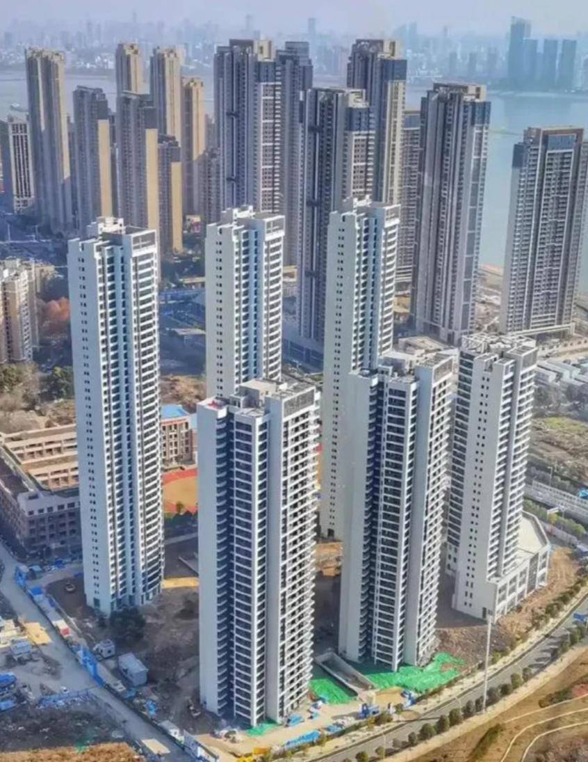 房价已经跌了4年，2026年房价还会继续下降吗？为什么？