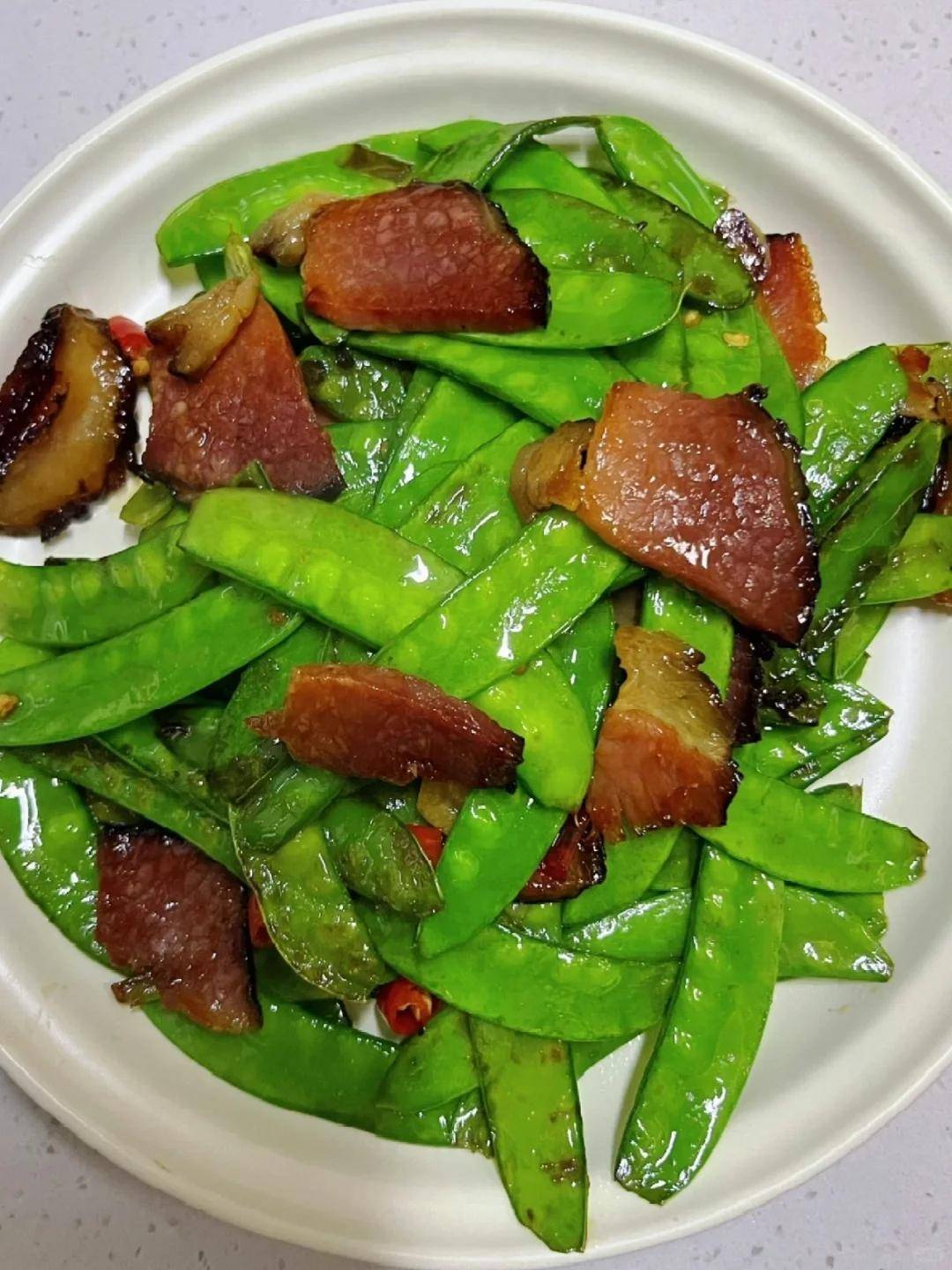 荷兰豆炒腊肉怎么炒，不腻不硬还脆嫩，这样做超香
