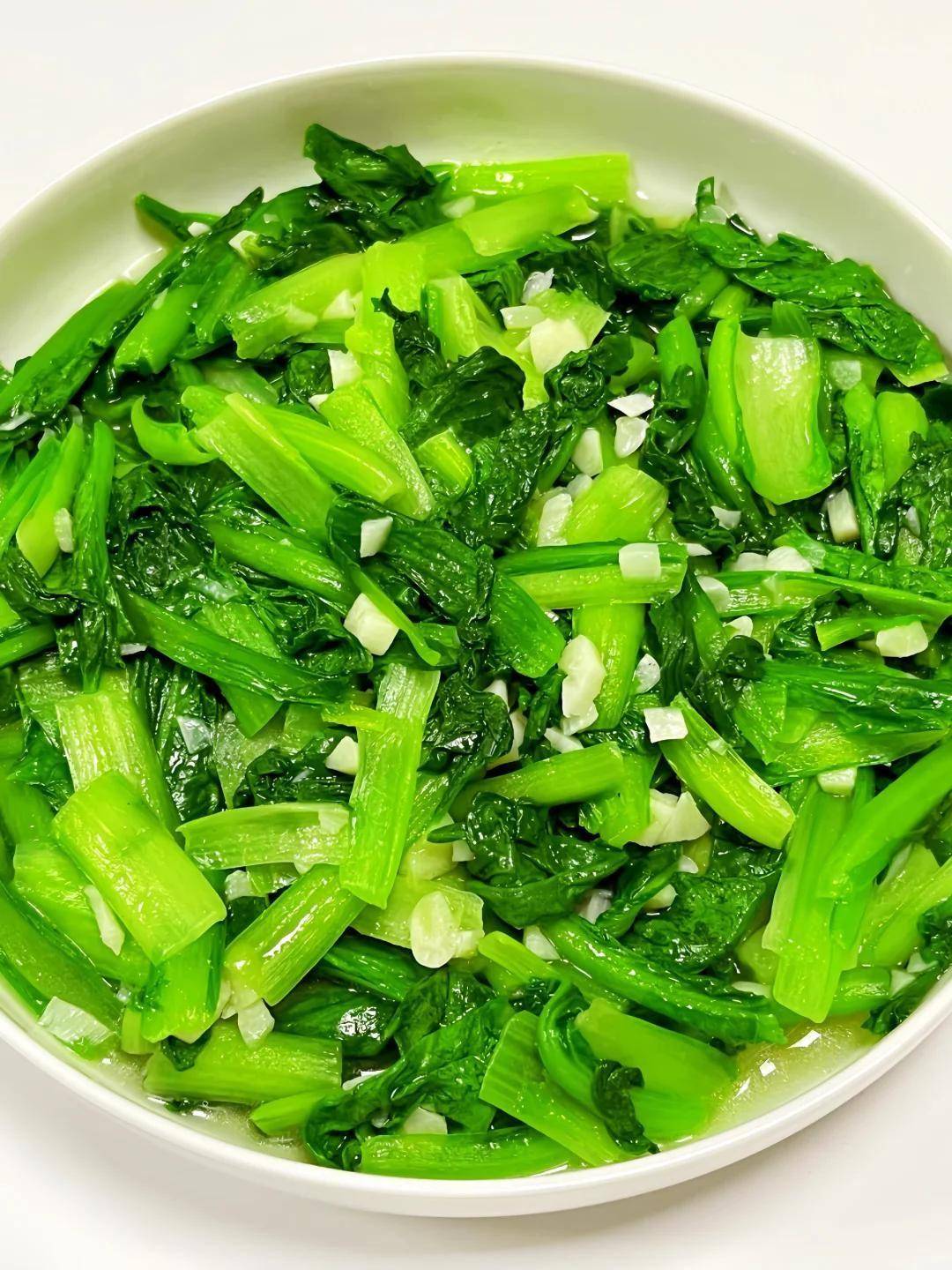 炒青菜怎么做脆嫩？原来诀窍超简单，一次炒一盘，真好吃