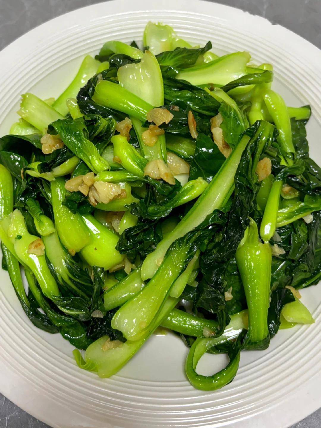 炒青菜怎么做脆嫩？原来诀窍超简单，一次炒一盘，真好吃