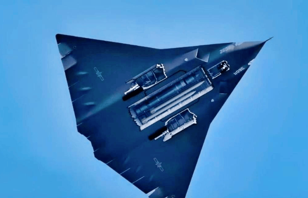 外媒：看完歼-36最新试飞照，重新定义“现代空战”，真的不夸张
