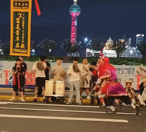 掉队“麒麟”在外滩狂奔刷爆小红书！接下来1个月的上海将全程惊艳！