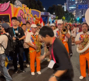 掉队“麒麟”在外滩狂奔刷爆小红书！接下来1个月的上海将全程惊艳！